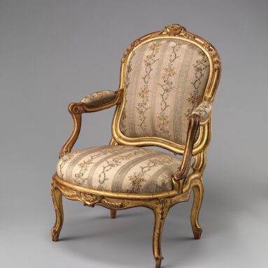 What defines Rococo style furniture